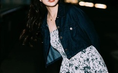 舌吻戏视频超长吻戏